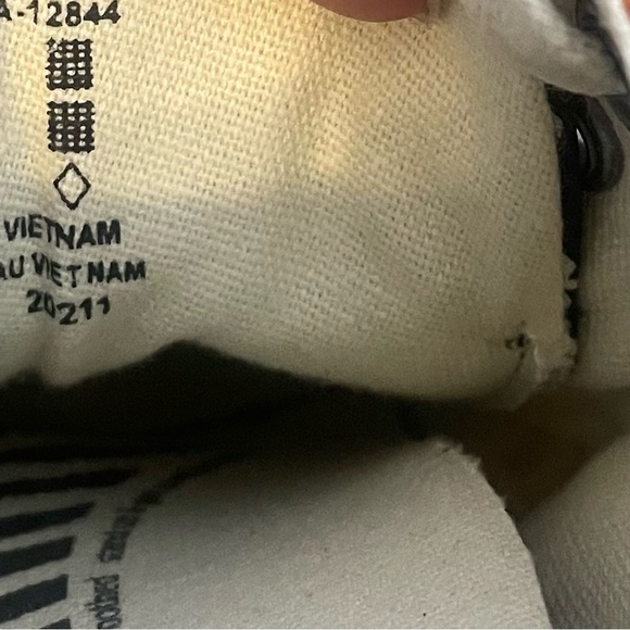 Womens Floral Sneakers - Daisy pattern - Picture 6 of 6